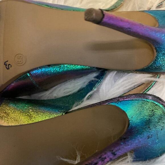 MATERIAL GIRL Darcie Slip-On Sandals with Iridescent Elastic Padding and Purple - Picture 8 of 9